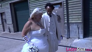 Mature Bride Enjoys Mutual Pleasure With Her Partner