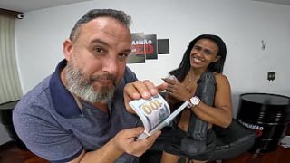 Indian Milf Juju Takes On The $10,000 Challenge To Shove Tikinho Up Her Ass