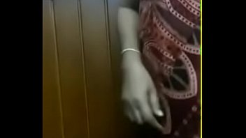 Indian Mature Woman With Large Bust Accidentally Revealed In Revealing Moment
