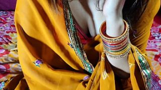 Sensual Encounter: Indian Sister-in-law’s First Intimate Experience With Younger Brother-in-law Featuring Erotic Hindi Dialogue