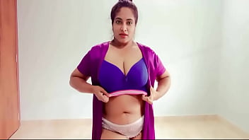 Indian Housewife Enjoys Intimate Self-pleasure With Her Fingers