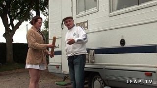 Une Rousse Bien Coquine Se Fait Prendre En Double Par Plusieurs Hommes Mûrs Dans Une Folle Partie.