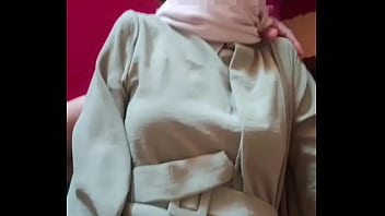 Saudari Tiri Berhijab Merayakan Lebaran Dengan Malam Penuh Gairah
