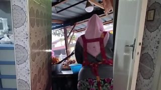 Curvaceous Indonesian Muslim Beauty With Mature Allure