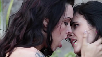 Sweaty Scissoring With Hot Lesbians