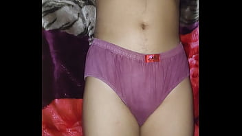 Sizzling Indian Bhabi’s Tight Pussy And Tempting Backside