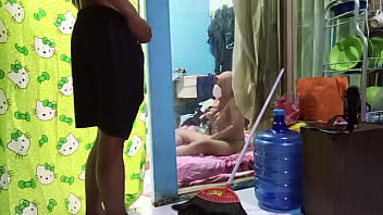 Aduh, Kakak Ipar Lagi Asyik Sendiri Sampai Ketahuan