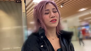 令和ギャルと本能むき出しの激しいsex！クールな見た目とは裏腹に、挿れられるとメスの声を響かせるエロいカラダ。パイパンのスレンダーな体にtバックが映える美尻を、ワガママにピストンして子宮口を直撃！酒とセックスしか勝たん、って本気で思わせる濃厚なひととき。