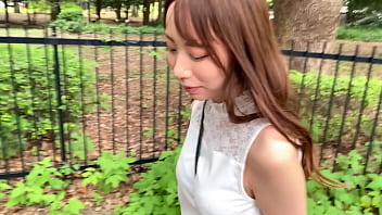 散歩デートから始まる甘い誘惑…色白美人のフェラテクに狂わされ、綺麗なお尻を堪能する立ちバック