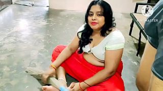 Naughty Indian Bhabhi Gets Wild With The Neighbor’s Boy In Hardcore Action