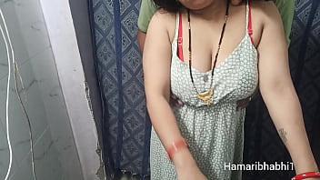 Voluptuous Indian Bhabhi With Alluring Curves