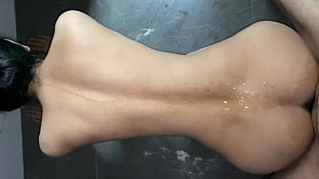 Bathroom Betrayal: A Steamy Encounter With My Buddy’s Girl