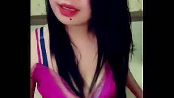 Curvy Indonesian Beauty Flaunts Her Stunning Assets Live