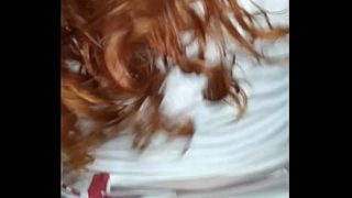 Novinha loirinha dando tudo de si e indo com tudo