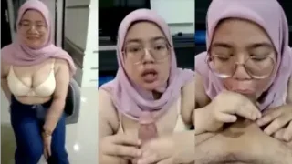 Gadis Berhijab yang Bikin Heboh dengan Aksi Sensualnya