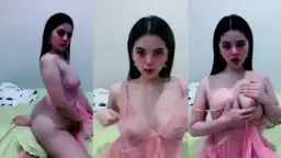 Pantat dan Toket Menggoda, Hostnya Cantik Banget