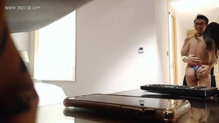 Siskaeee’s Steamy Surprise for the Hotel Staff