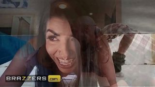 Jasmine Sherni Heats Things Up in a Sizzling Threesome with Violet Myers and Dwayne