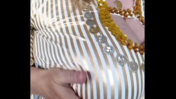 Golden Allure: MariaOld’s Captivating Oriental Dance
