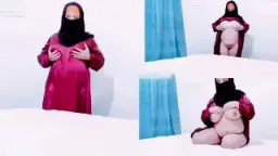 Arab Veil Beauty Flaunts Her Curves