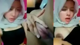 Ukhti Berhijab Cantik Pamer Payudara Montok