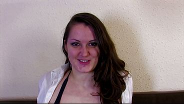 Voluptuous beauty takes a thick ride