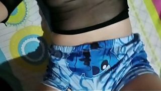 Colombiana disfrutando de su placer a solas