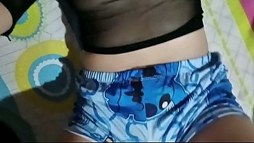 Colombiana disfrutando de su placer a solas