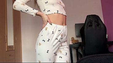 Naughty Stepsister Craves a Thick Cock Deep Inside and a Mouthful of Hot Cum