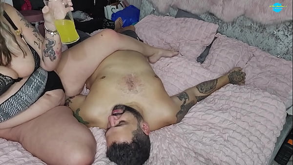 Bouncing on His Cock: An Amateur Couple’s Cowgirl Ride