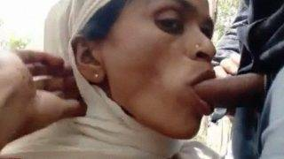 Bhojpuri MMS mein lund ki chusai ka maza