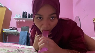 Clara’s Solo Session: Mastering the Art of Dildo Play