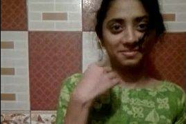 Sultry Bangladeshi beauty’s daring private snapshot