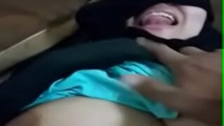 Voluptuous Pakistani beauty shares intimate moments with her lover