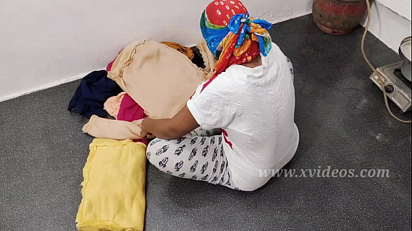 Desi Beauty’s Intimate Encounter with Passionate Hindi Whispers