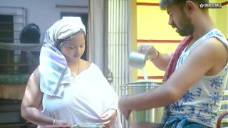 Lustful Indian Milkman Seduces Bhabhi with Her Voluptuous Curves (Hindi Audio)