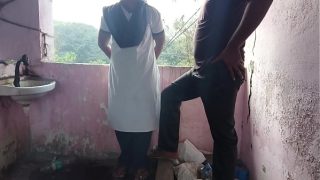 पढ़ाई के बाद ट्यूशन की मासूम छात्रा ने शिक्षक के साथ सीखा रोमांचक पाठ