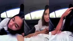 Remaja SMA Menggoda di Dalam Mobil