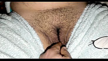 سكس سعودي حار: كفيل ينيك زوجته مع السواق في علاقة جنسية مثيرة