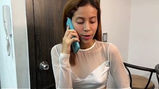 Desvirgando a mi tímida hermanastra: un intenso encuentro íntimo en casa