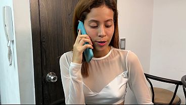 Desvirgando a mi tímida hermanastra: un intenso encuentro íntimo en casa