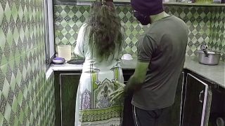 Spicy Desi Bhabhi Gets a Surprise Filling in the Kitchen While Cooking – Hindi Moans