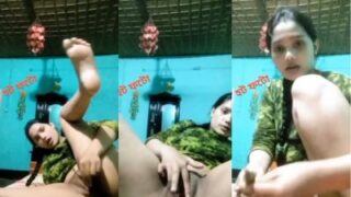 Bangla slut shoves a brinjal deep inside her wet cunt