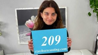 Pocket-Sized Newbie Mia Takes a Hard Audition