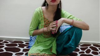 Ghar aaye damad ko sasu maa ne jakad ke chod diya, gandi gandi baatein karte hue hindi audio mein xxx HD