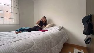 Lesbianas calientes retozan con juguetes prohibidos