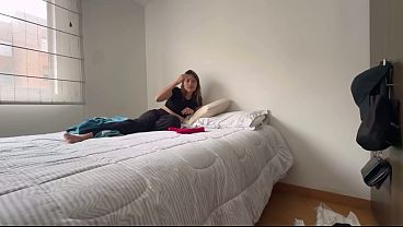 Lesbianas calientes retozan con juguetes prohibidos