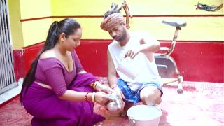 Arshi Bhabhi’s Steamy Solo Encounter: A Hardcore Milkman Fantasy in Hindi