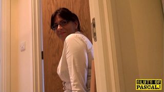 A sophisticated English-speaking woman receives a generous facial climax