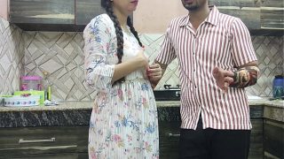 Desi jija ki gandi Hindi baatein, kitchen mein saali ke saath khatarnak chudai, garam romance aur sexy masti.